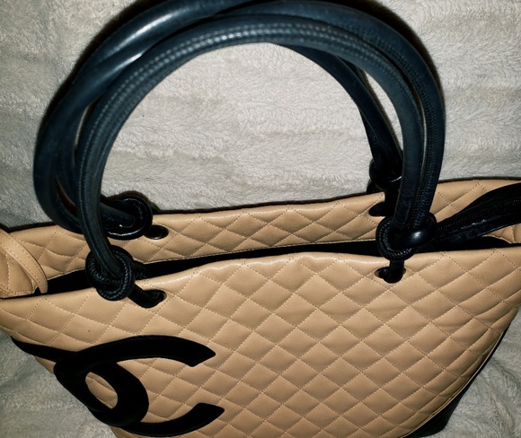 😁SOLD😳 Chanel Cambon Beige/Black Vintage Tote - Picture 4 of 6